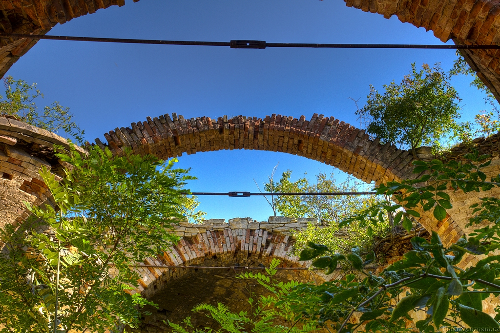 IMG_0755_6_7_tonemapped.jpg